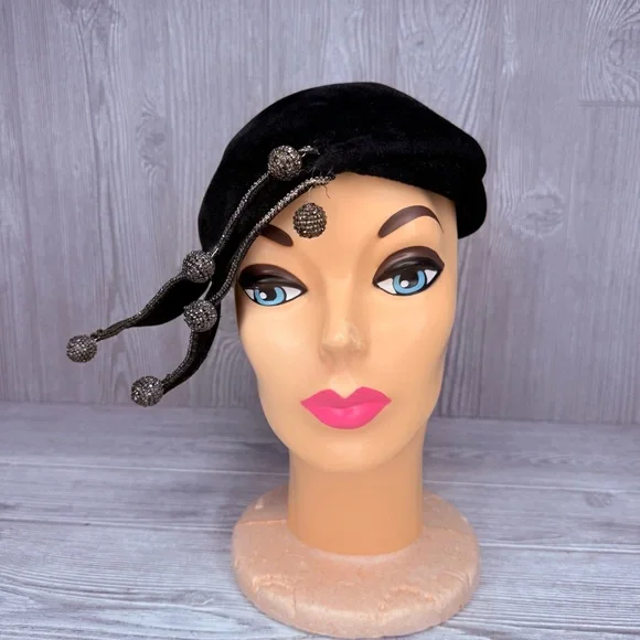 Vintage 1920s filbert orcel productions hats de pinna black with bobble beads